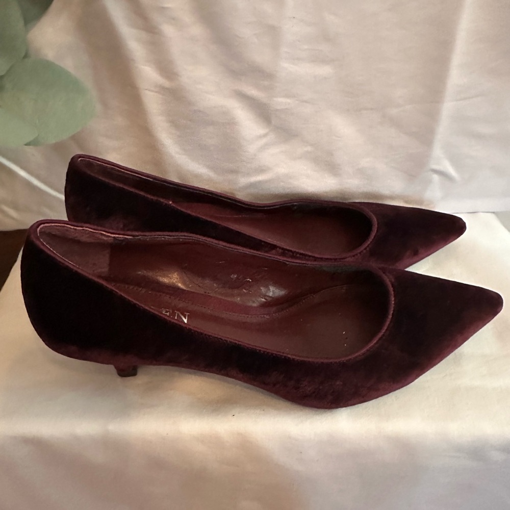Lauren Ralph Lauren Abbot ll kitten velvet 6.5 pointed toe plum slip on heels - Picture 6 of 12